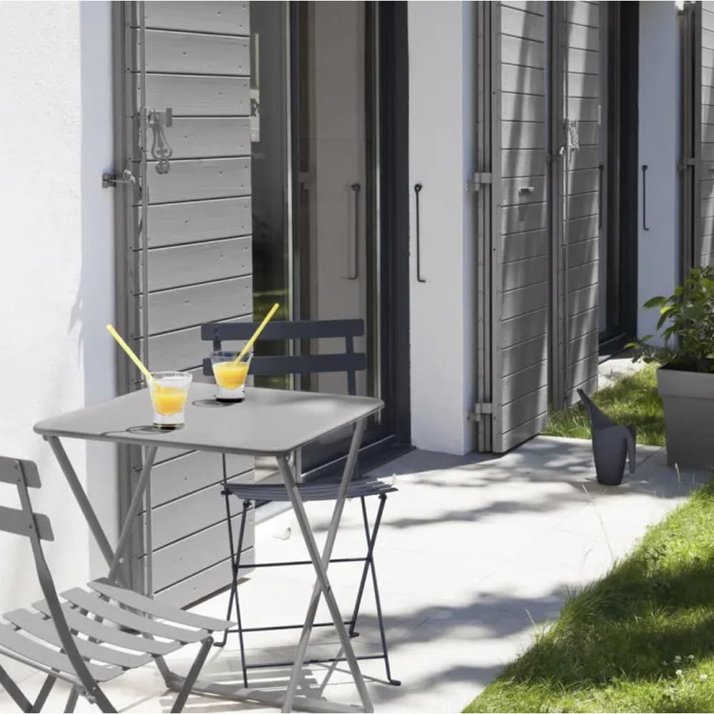 Bombe de peinture aérosol Glycéro Multi-matériaux V33 Direct Protect Gris galet - ambiance Bombe de peinture aérosol Glycéro Multi-matériaux V33 Direct Protect Gris galet - ambiance